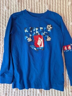 Nike Royal Blue Long-Sleeve Soccer Graphic Tee-size small (6/7)